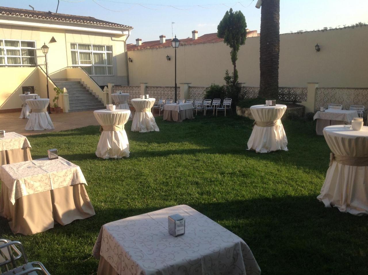 Victoria Hotel Trujillo Bagian luar foto