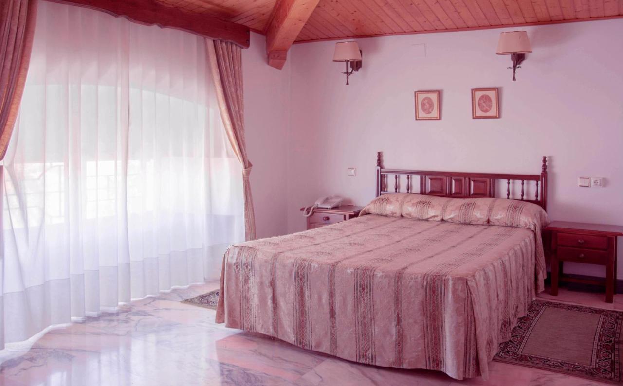 Victoria Hotel Trujillo Bagian luar foto