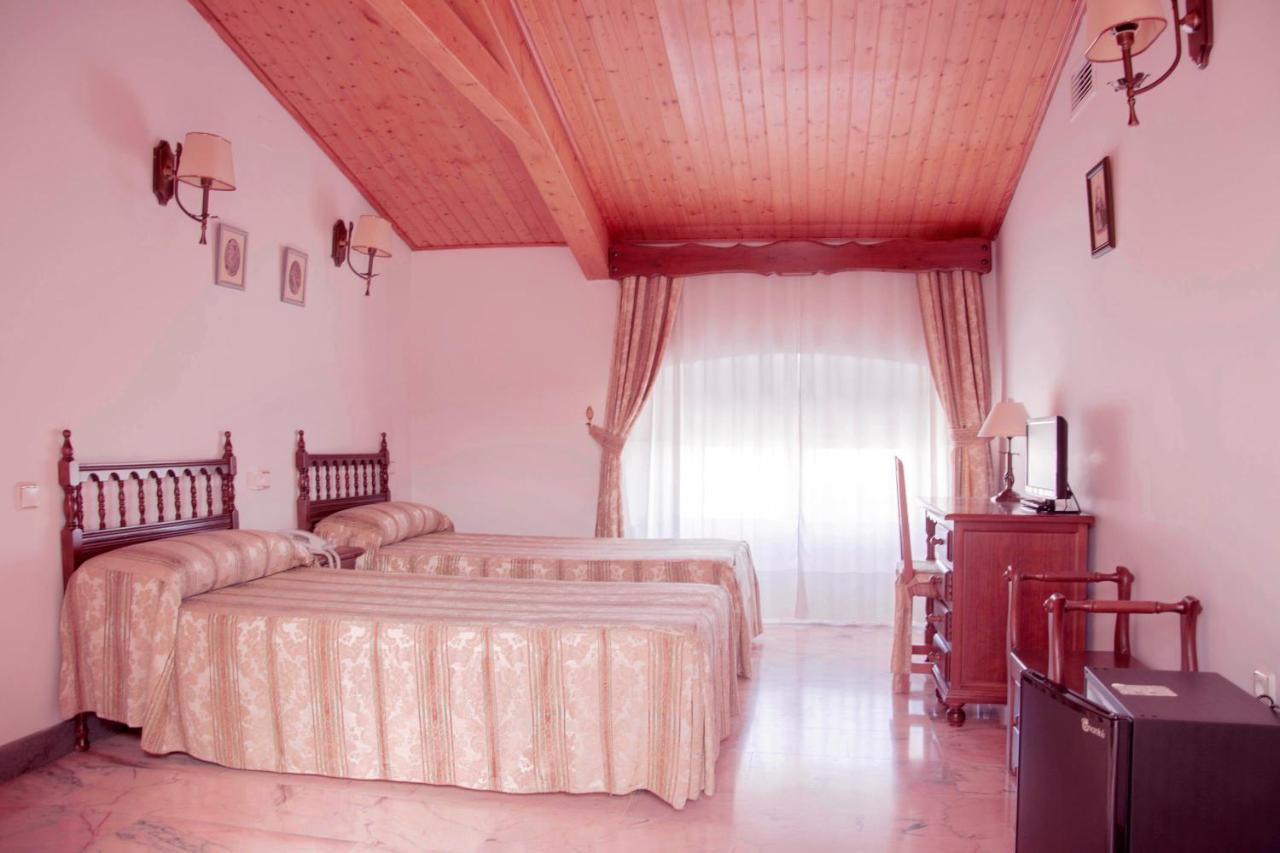 Victoria Hotel Trujillo Bagian luar foto