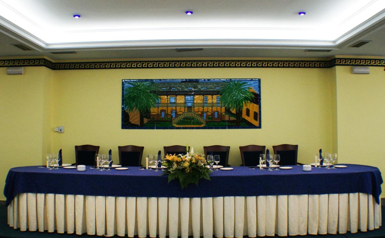 Victoria Hotel Trujillo Bagian luar foto